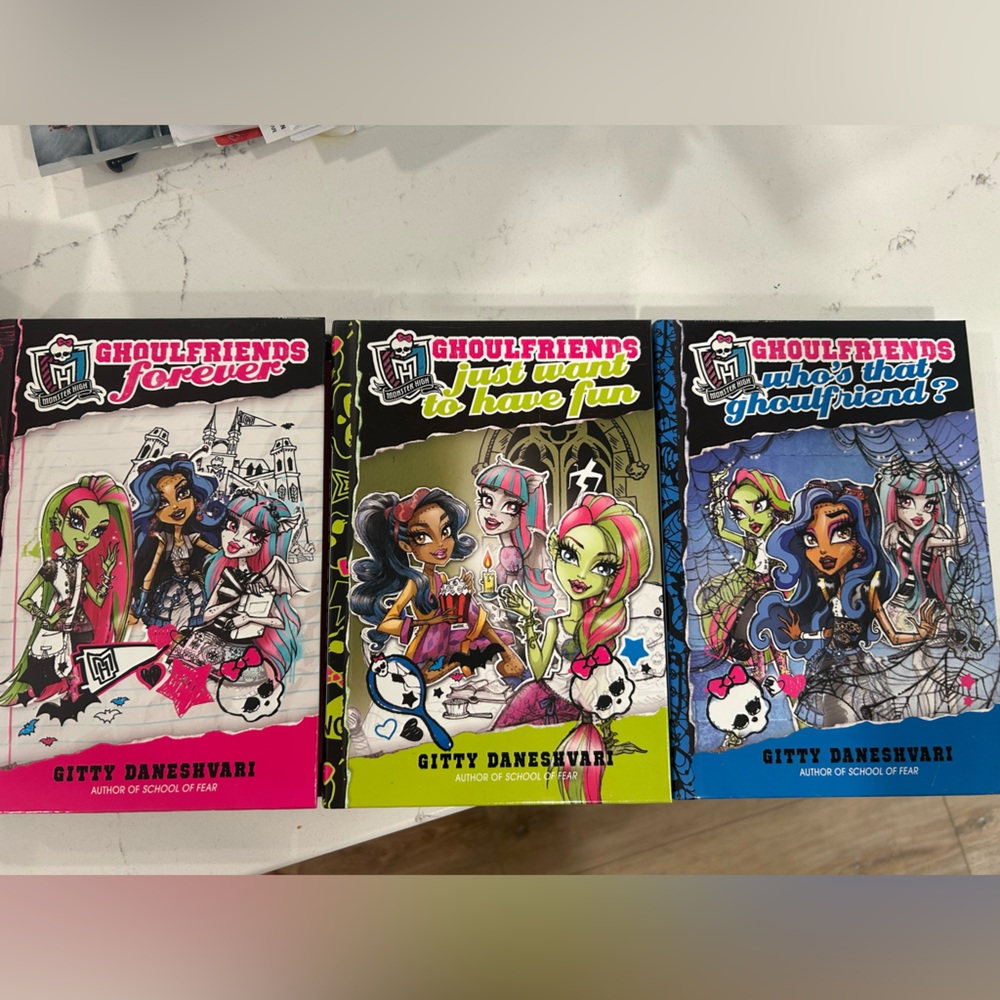 Monster High Boxed set books 1-3 - Picture 2 of 3